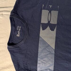 Under Armor T-shirt—Size L